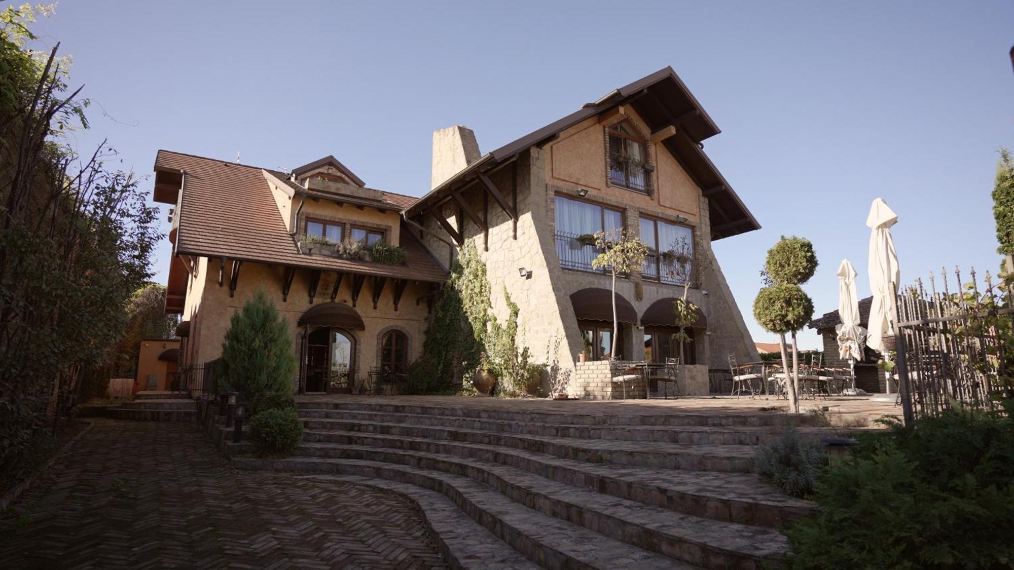 Garni Hotel Chicha - Winery Skrbic 贝尔格莱德 外观 照片