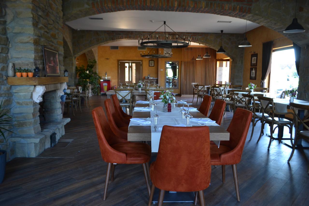 Garni Hotel Chicha - Winery Skrbic 贝尔格莱德 外观 照片