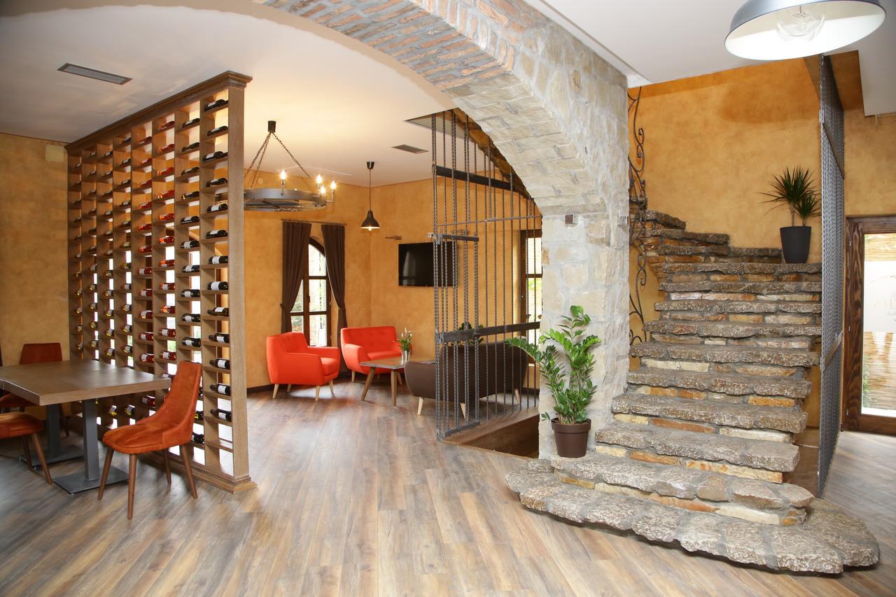 Garni Hotel Chicha - Winery Skrbic 贝尔格莱德 外观 照片